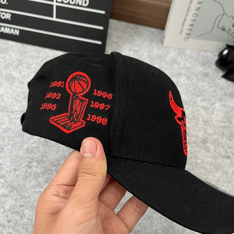 Chicago Bulls Metallic Outline 9FORTY Black Adjustable - Image 2