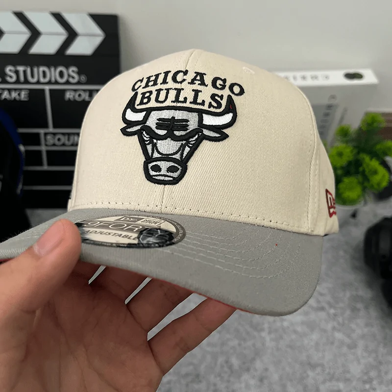 Mitchell & Ness Chicago Bulls NBA Chiment El Snapback Sombrero Gorra - Blanco FuertoGris, Blanco sucio Deportes y Actividades al Aire Libre