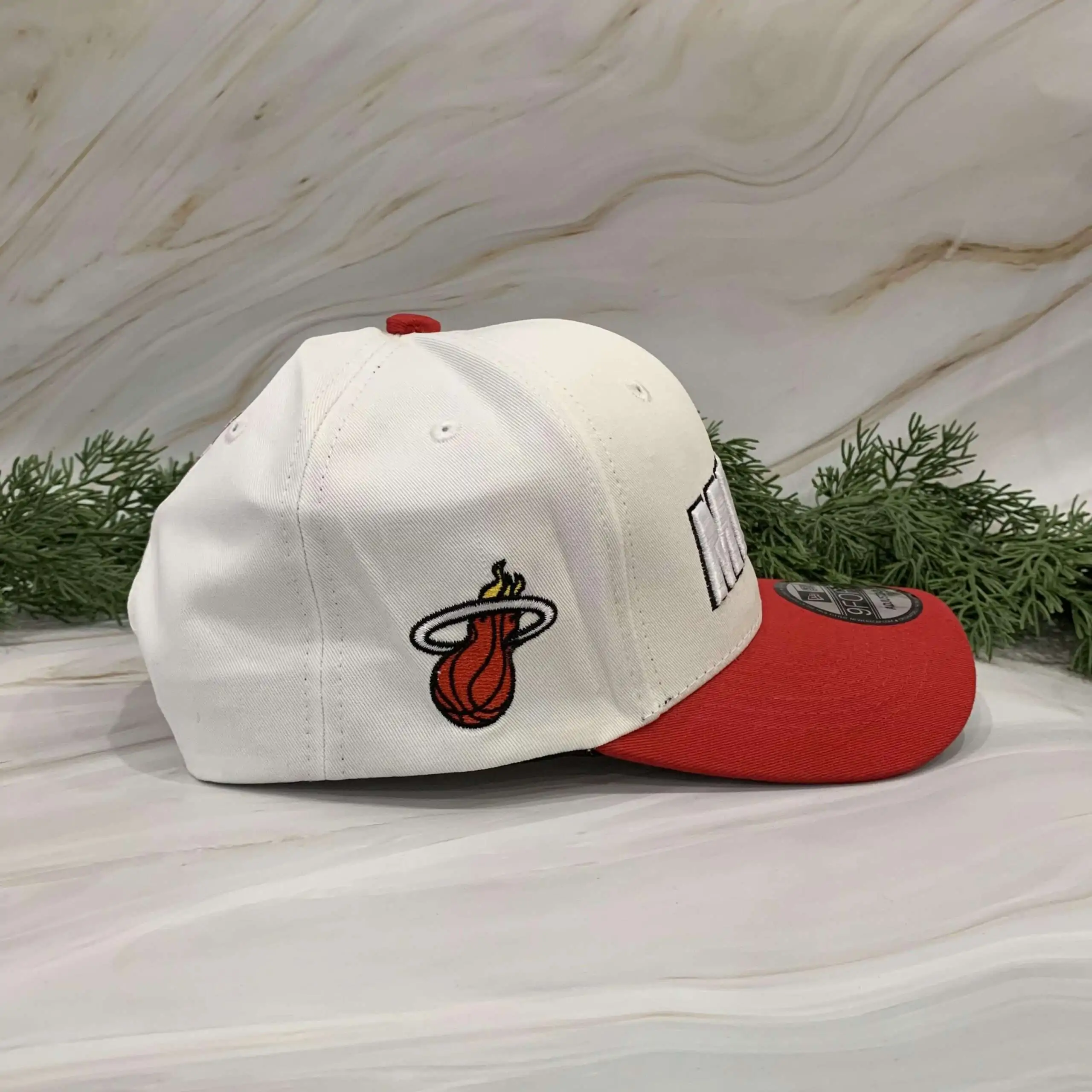 MEN'S MIAMI HEAT NEWS ERAS RED TEAM STATEMENT EDITION 9FORTY ADJUSTABLE HAT - Image 8