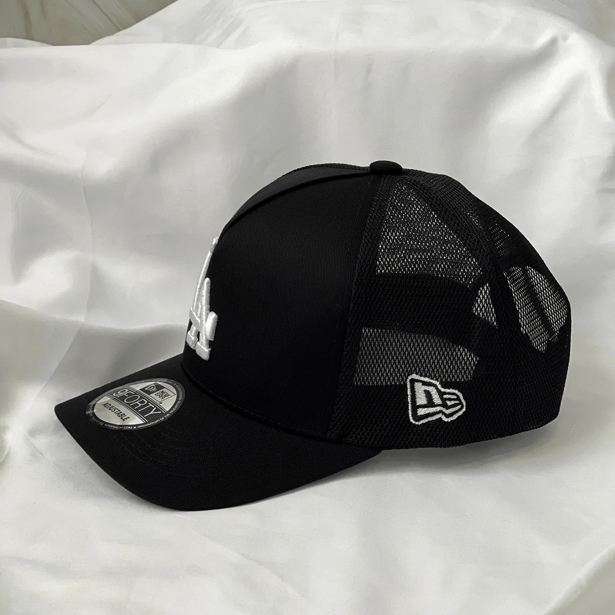 MLB LOS ANGELES DODGERS BASIC BLACK 9FORTY AF TRUCKER CAP - Image 2